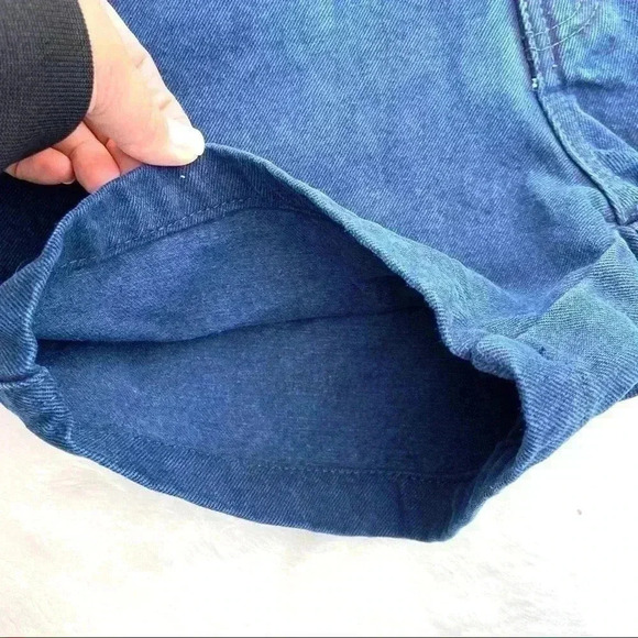 Vintage Joe Bloggs High Waisted 100% Cotton Dark Wash “mom” Jean Short (31R) - Picture 4 of 11